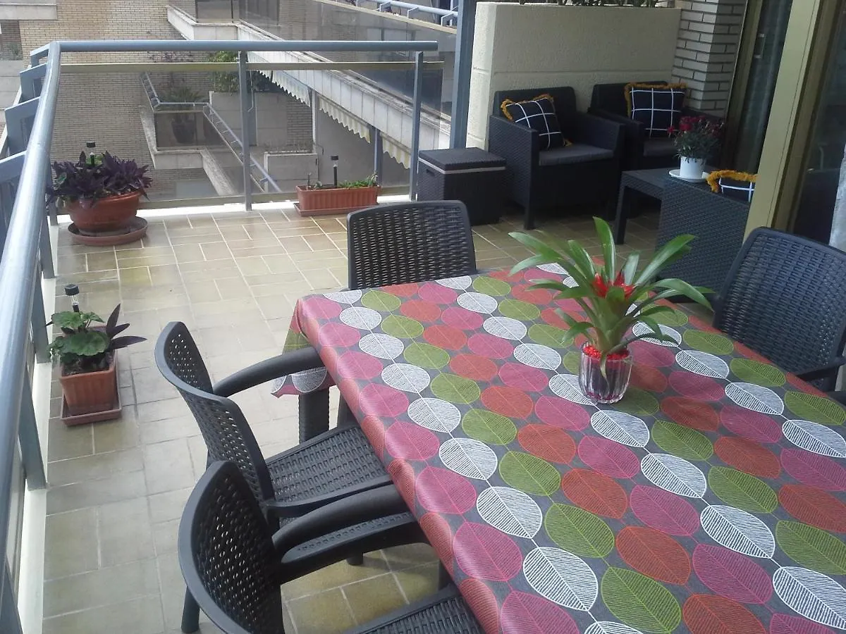 Plage Vue: Beachfront Retreat with Pool and City Access Cambrils