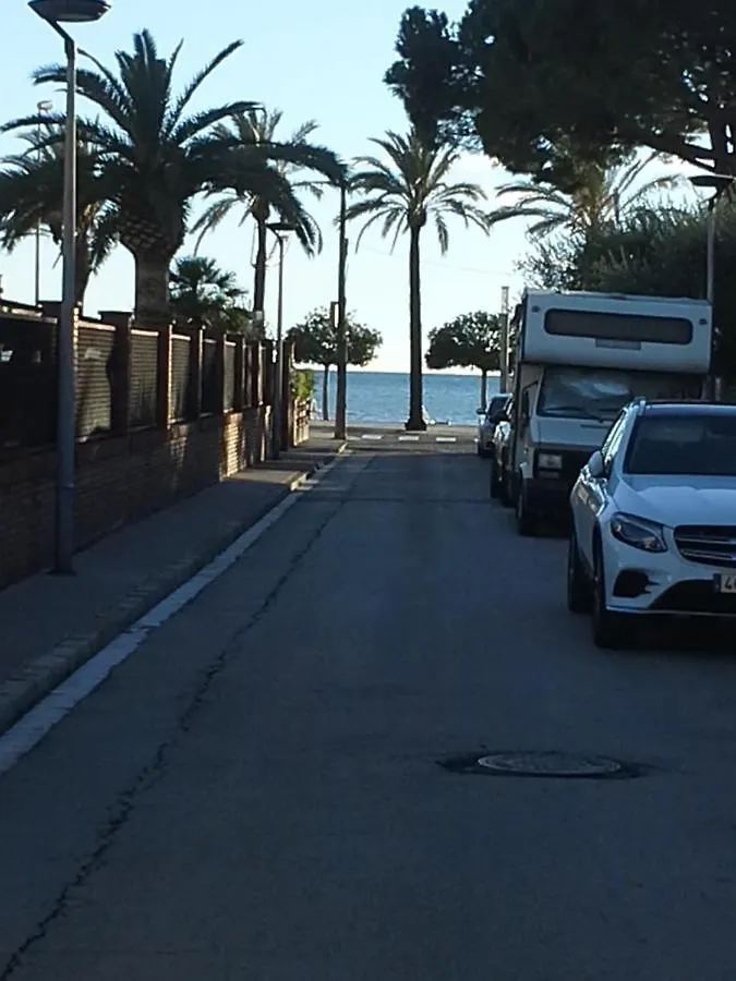 50 M De La Plage! Proche Du Centre Ville! Piscine! Vue Sur Mer Et Montagnes! Wifi! 2 Velos A Disposition! Cambrils 0*,  Spanje